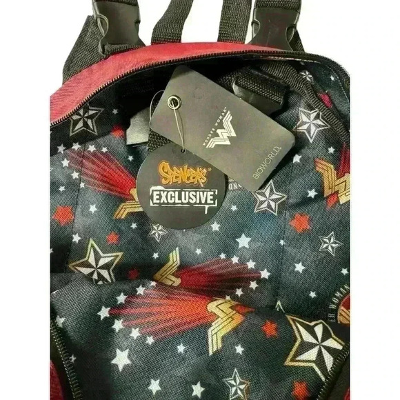 DC CARTOONS WONDER WOMAN FLIP PAK REVERSIBLE BACKPACK SIZE OS - Picture 4 of 10